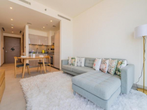 Beautiful Cityscape Views From This Urban Retreat